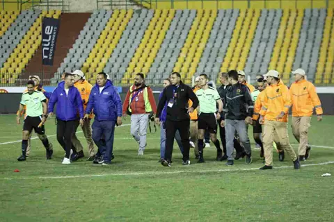 "إهانة وإساءة والمطالبة بالإيقاف الفوري".. كورة فور يكشف تفاصيل شكوى الأهلي للانضباط ضد الحكم وفا